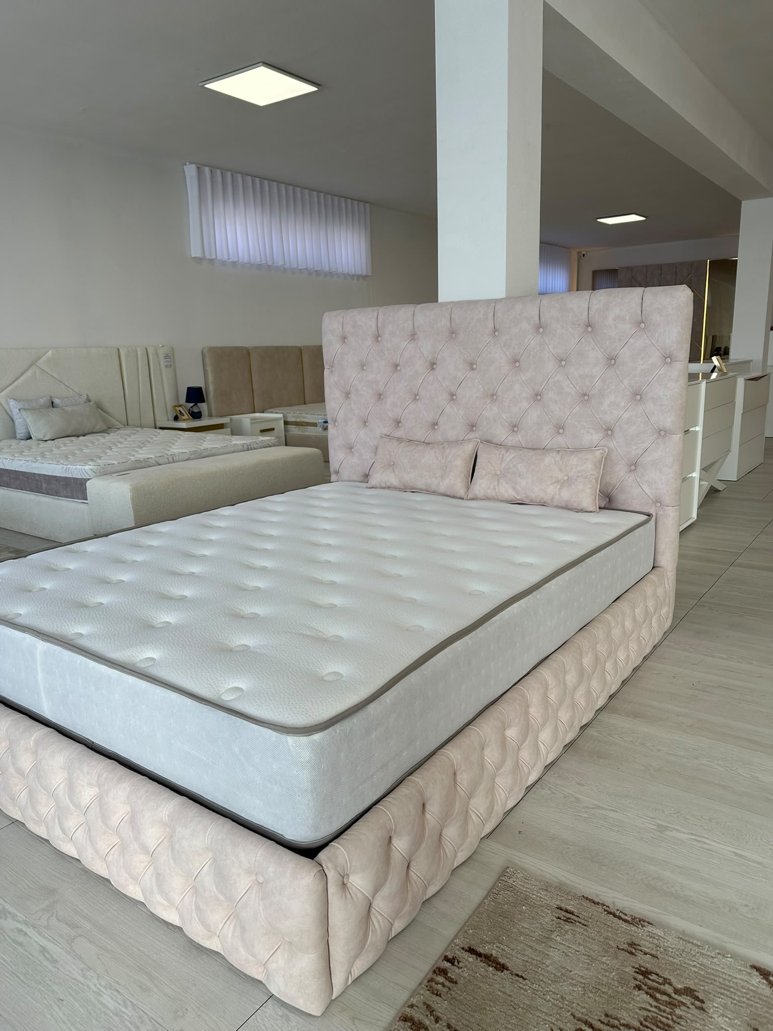 Cama Capitoné Verdadeiro - Image 2